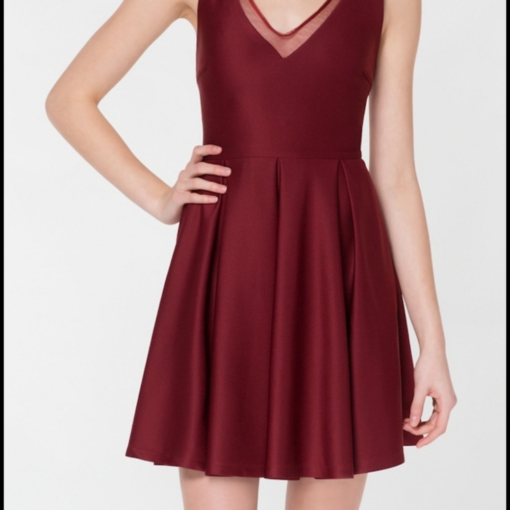 KALANI HILLIKER for Alyce V-Neck Dress w/Pockets - Picture 9 of 9